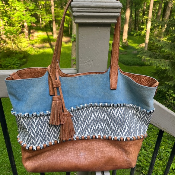 Vince Camaro Eden’s Tote Bag - Picture 1 of 10